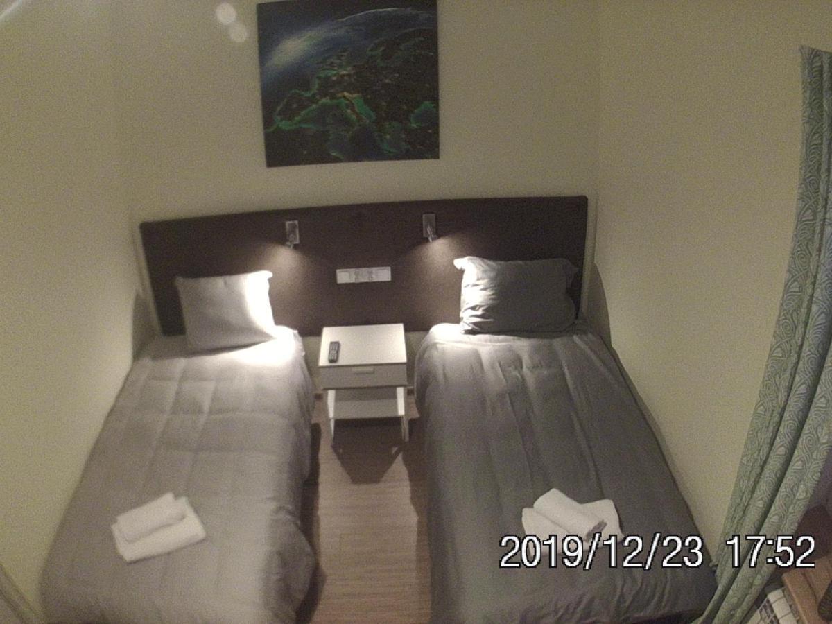 Rent0Nline Brwinow Rooms Екстериор снимка