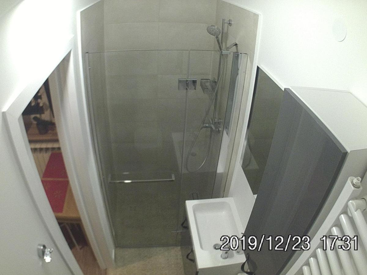 Rent0Nline Brwinow Rooms Екстериор снимка