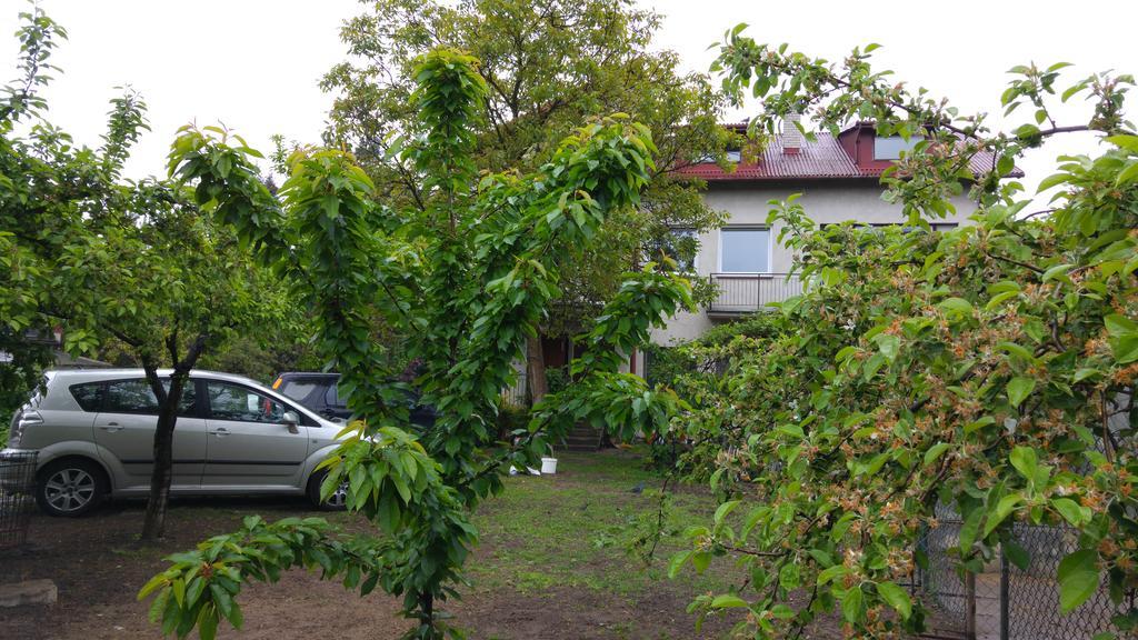 Rent0Nline Brwinow Rooms Екстериор снимка