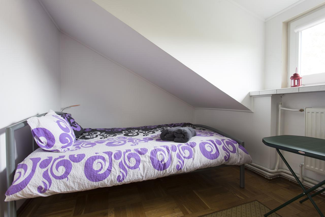 Rent0Nline Brwinow Rooms Екстериор снимка