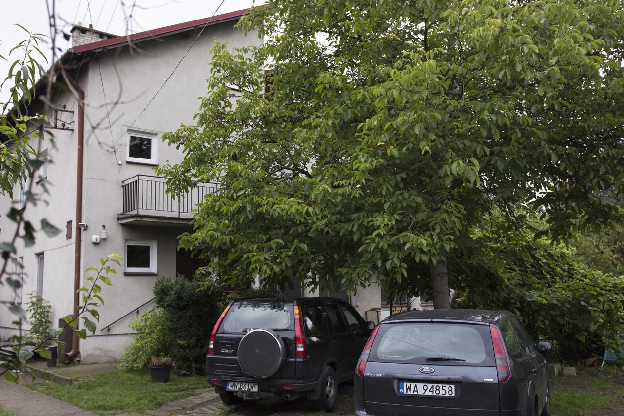 Rent0Nline Brwinow Rooms Екстериор снимка